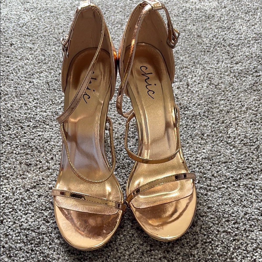 Chic Gold Stiletto Heels with Strappy Design